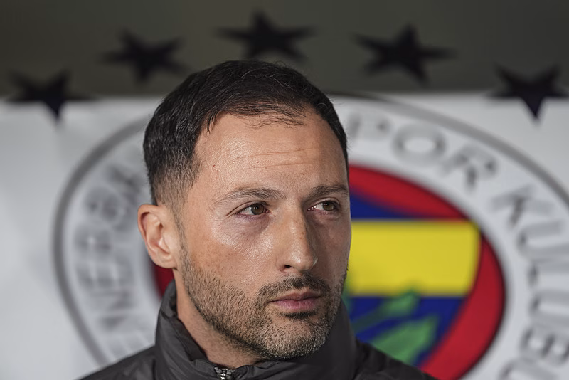 Domenico Tedesco toplantı odasına! Sadettin Saran ile görüşecekler